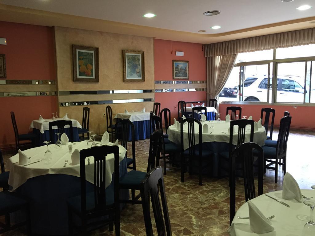 Hotel Restaurante Derby Карбаллино Экстерьер фото
