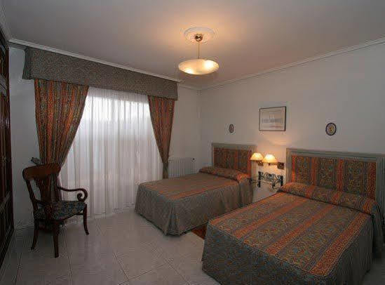 Hotel Restaurante Derby Карбаллино Экстерьер фото