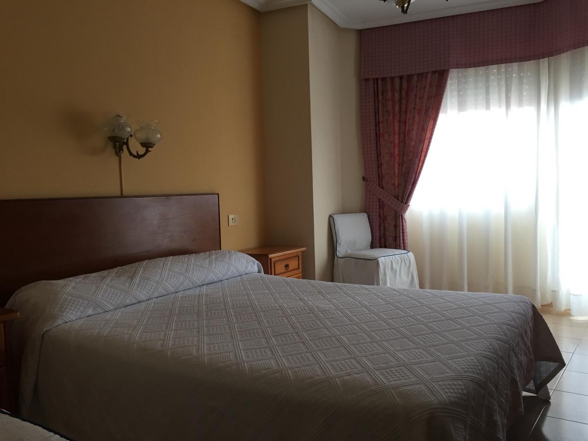 Hotel Restaurante Derby Карбаллино Экстерьер фото